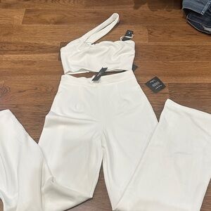 Lulus 2 piece Women's White High-Waist Wide-Leg Pants and crop top XS.